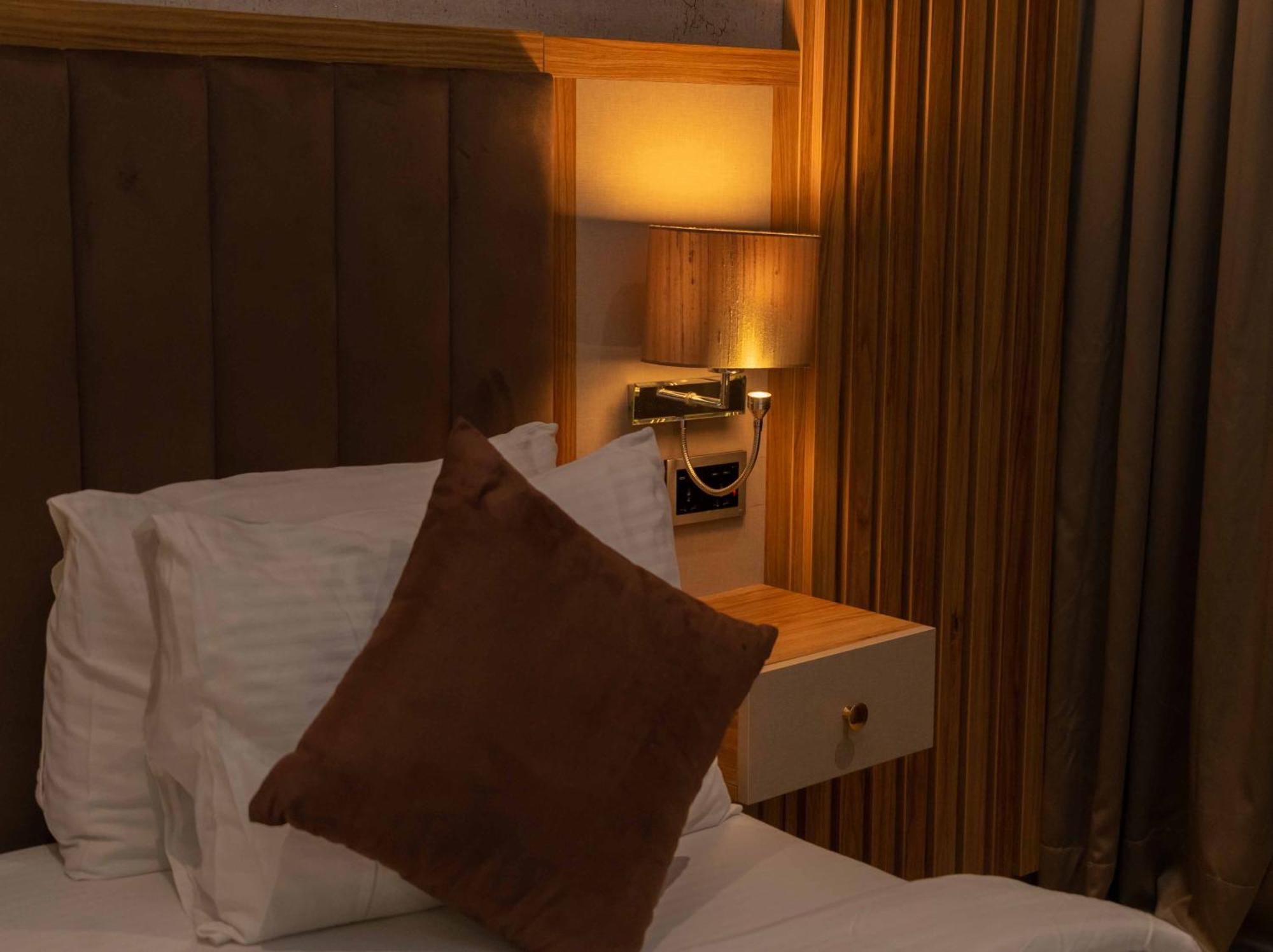 Watercress Hotels And Event Икеджа Екстериор снимка