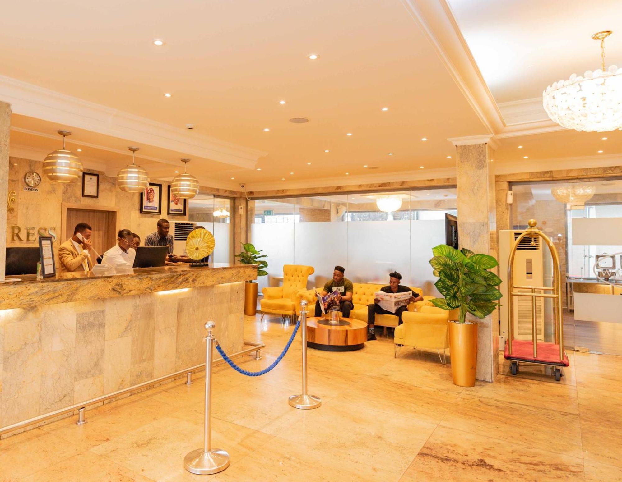 Watercress Hotels And Event Икеджа Екстериор снимка