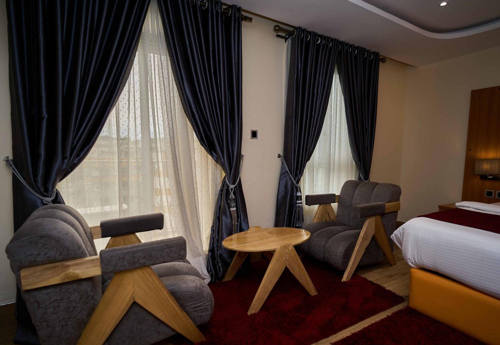 Watercress Hotels And Event Икеджа Екстериор снимка
