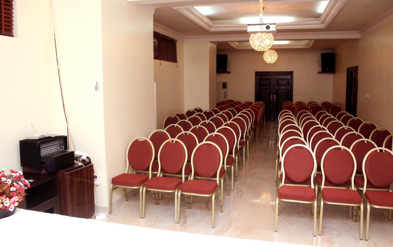 Watercress Hotels And Event Икеджа Екстериор снимка