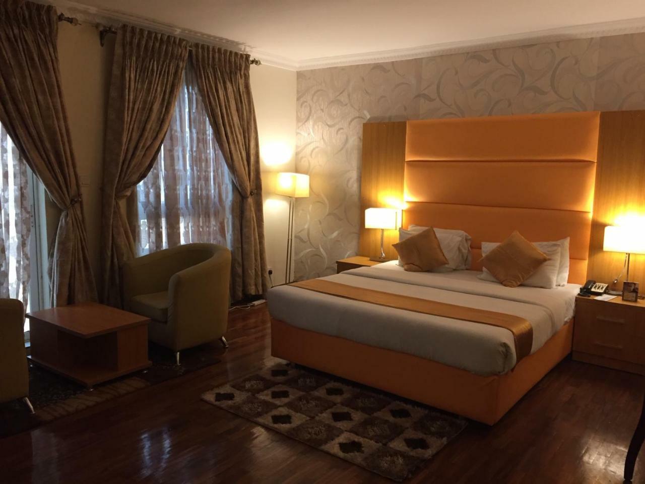 Watercress Hotels And Event Икеджа Екстериор снимка