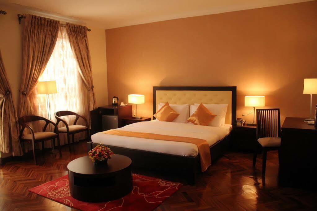 Watercress Hotels And Event Икеджа Екстериор снимка